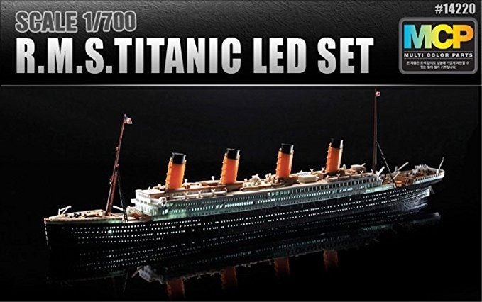 Academy 14220 1/700 Titanic with LED Light Set Carousel 1