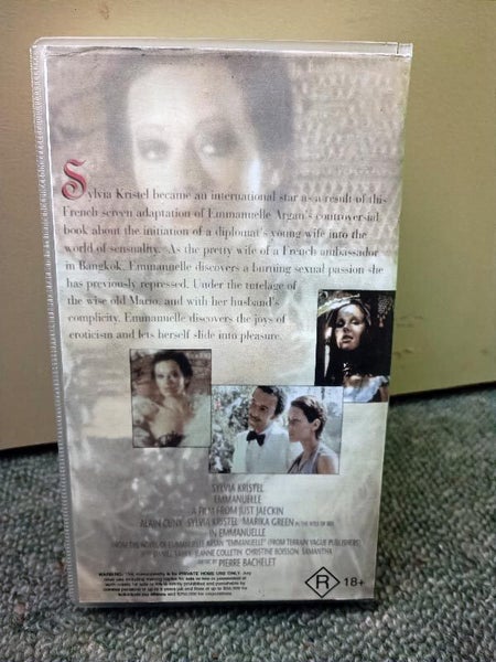 Emmanuelle - Sylvia Kristel - VHS Carousel 3