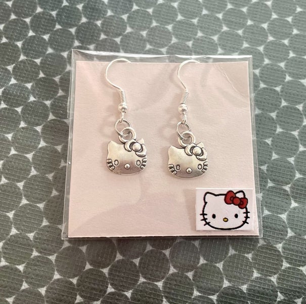 ^^2 x Earrings - silver sanrio hello kitty BFF Carousel 1