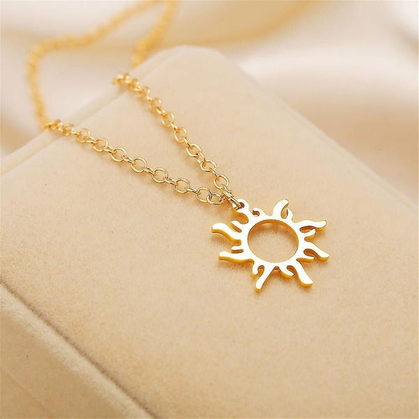 Gold Leaf Pendant Necklace Women's Delicate Sun Necklace (1 Piece, Gold) Carousel 5