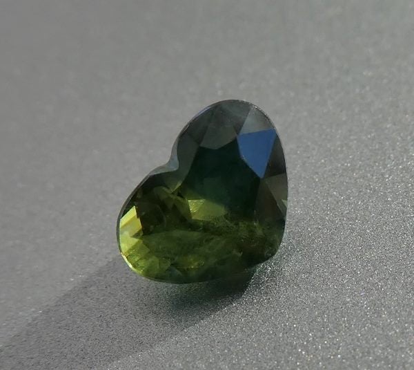 0.88CT SPLENDID HEART CUT 100% NATURAL YELLOW GREEN BLUE SAPPHIRE Carousel 1