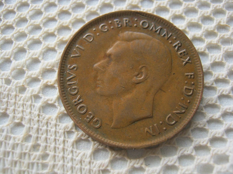 ONE PENNY AUSTRALIA 1944, ERROR AND LOST A LETTER -"P"- BELLOU THE HEAD Carousel 1