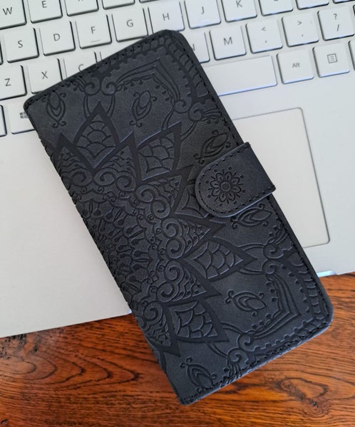 iPhone 12 / 12 Pro Case + Tempered Glass Screen Protector Mandala Black Carousel 2