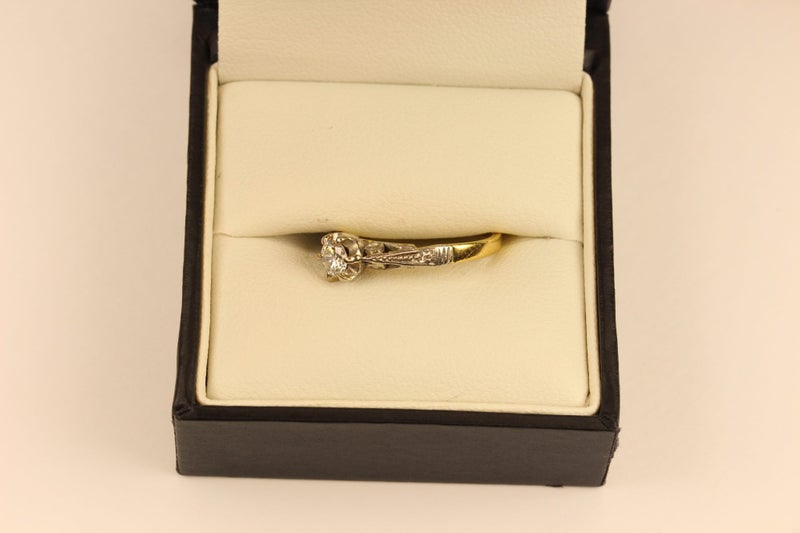 0.25CT Vintage 18ct Platinum & Gold DIamond ring Carousel 2