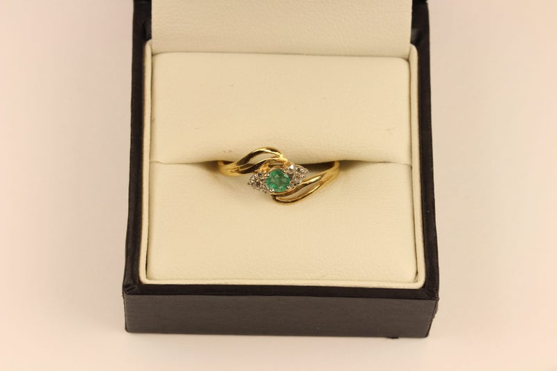 9ct Tourmaline & Diamond ring Carousel 1