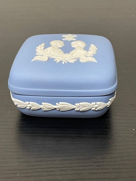 Vintage Wedgwood Royal Wedding trinket box Carousel 2