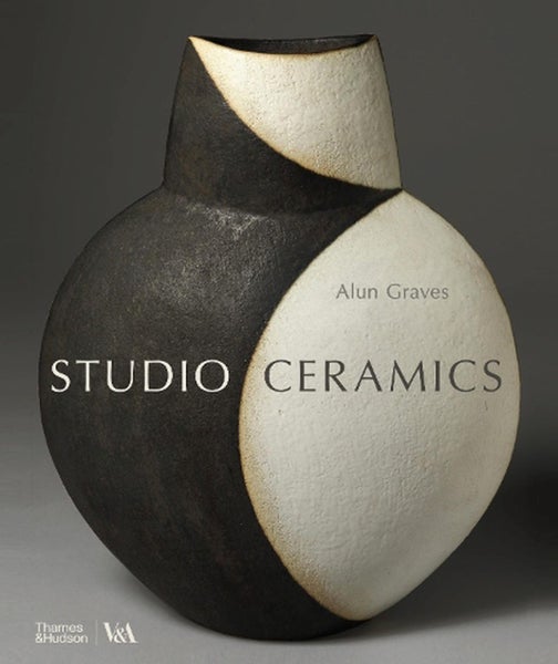 Studio Ceramics (Victoria and Albert Museum) by Alun Graves - Hardcover Carousel 1