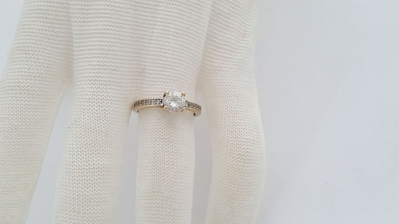 Beautiful 9ct Gold Large Solitaire CZ Ring Carousel 4