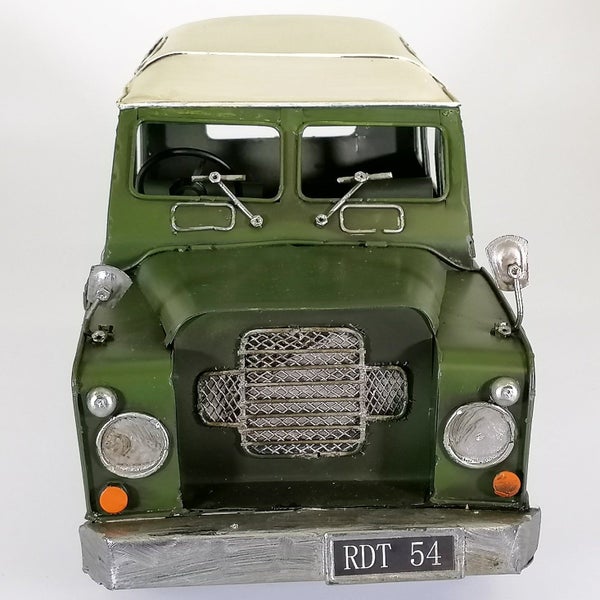 Early Model Land Rover Sculpture62997353899906112