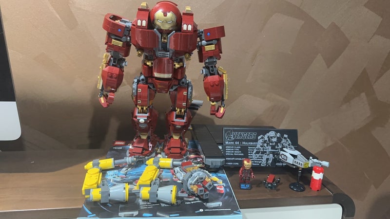 Lego 76105 Marvel ~ The Hulkbuster: Ultron Edition *Completed* Carousel 1