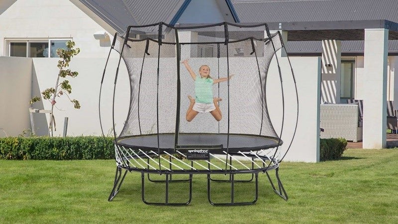Springfree Trampoline - Compact Oval Carousel 1