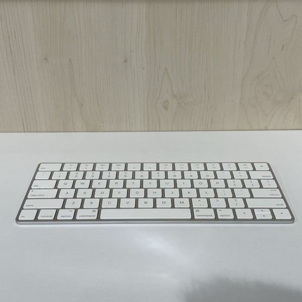 DT Deal! Apple Magic keyboard A1644 white Carousel 1