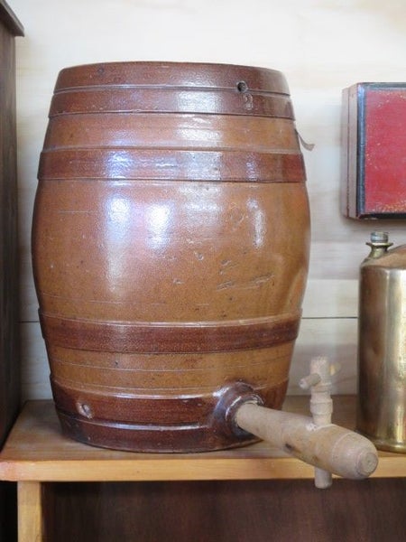 STONEWARE 2 GALLON KEG .WITH TAP Carousel 1