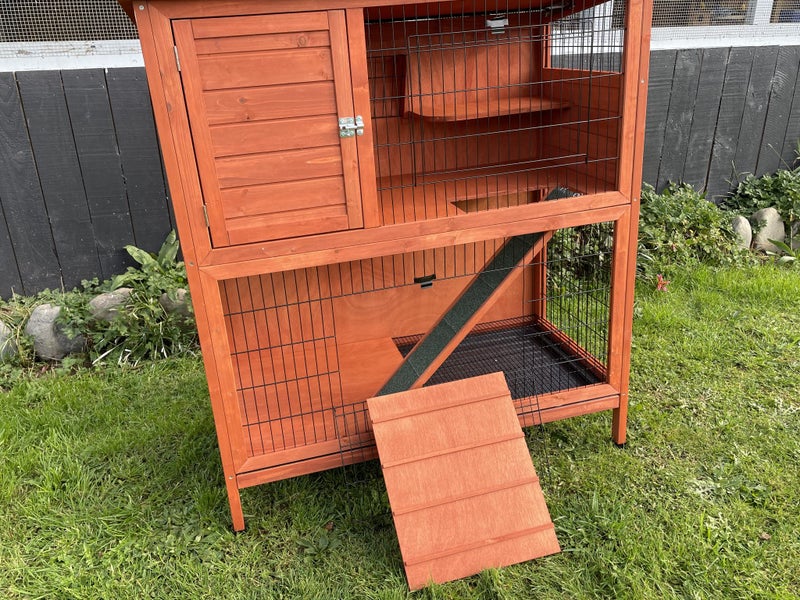 DOUBLE STOREY RABBIT/GUINEA PIG HUTCH Carousel 1