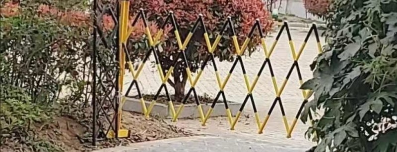 BRAND NEW EXPANDING BARRIER / GATE Carousel 3