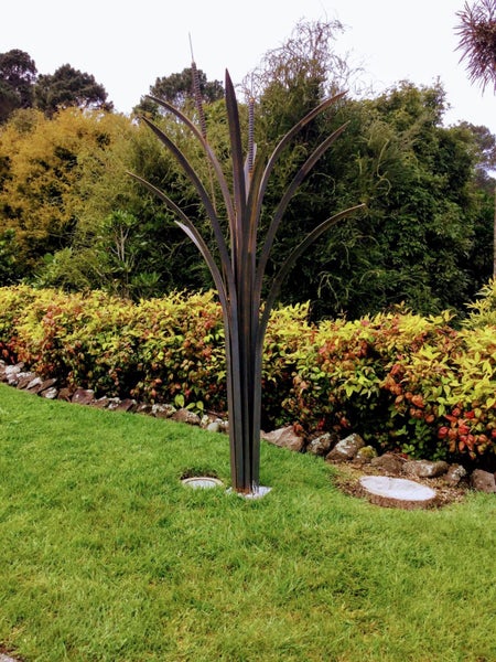 BULLRUSH / RAUPO PLANT aka ALF .. 1.6metres tall Carousel 2