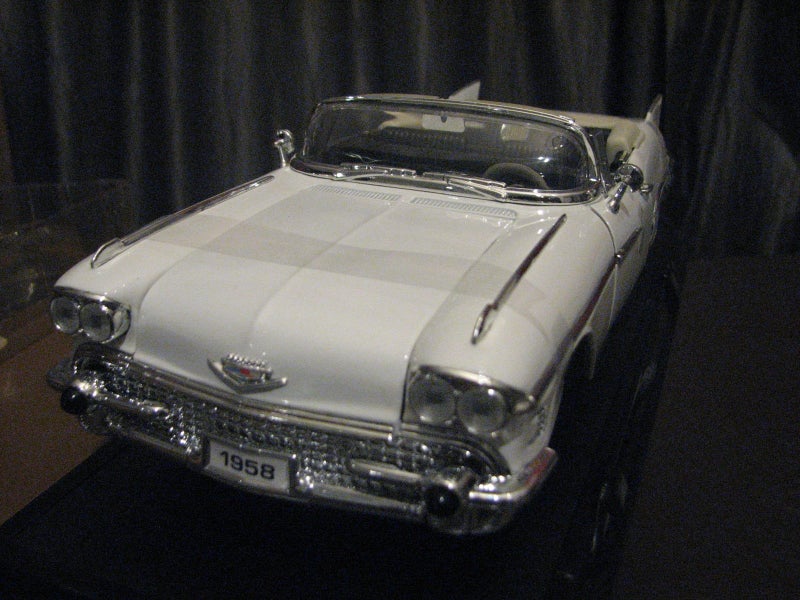1958 CADILLAC ELDORADO BIARRITZ 1/18 DIECAST Carousel 1
