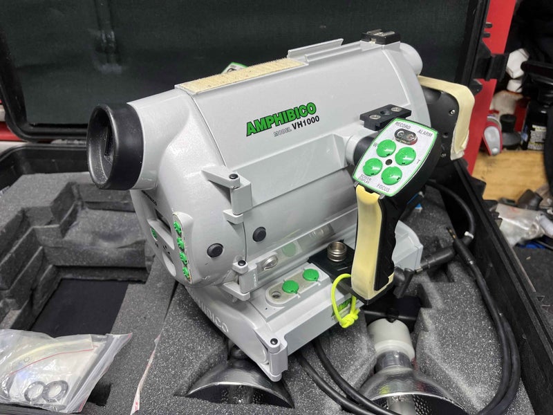 Amphibico VH1000 3CCD Digital Video Underwater Camera Housing, Lights Etc. Carousel 1
