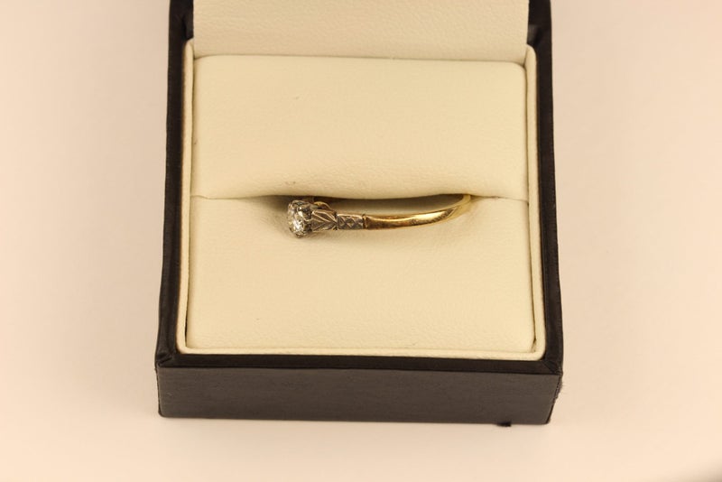 0.21CT 18ct Diamond ring Carousel 2