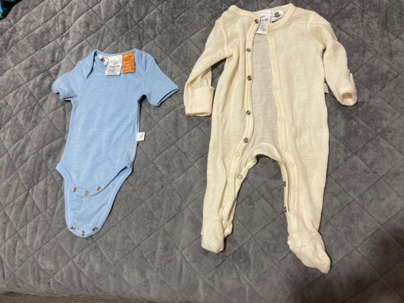 Baby onezees size newborn 0000 Carousel 1