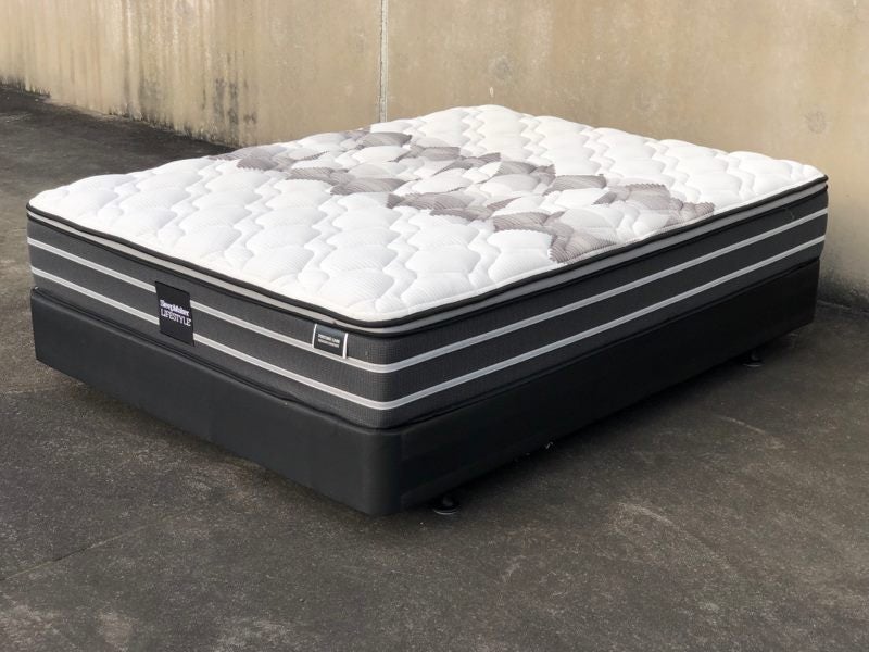 SleepMaker Lifestyle Queen Bed. Carousel 1