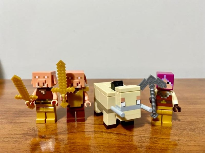 21168 LEGO Minecraft The Warped Forest Carousel 4
