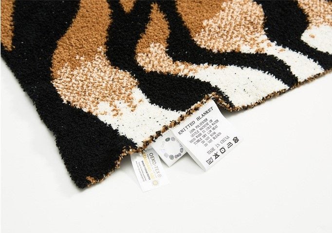 Tiger Pattern Throw Blanket - Extra Warm and Cozy for Winter! Carousel 7