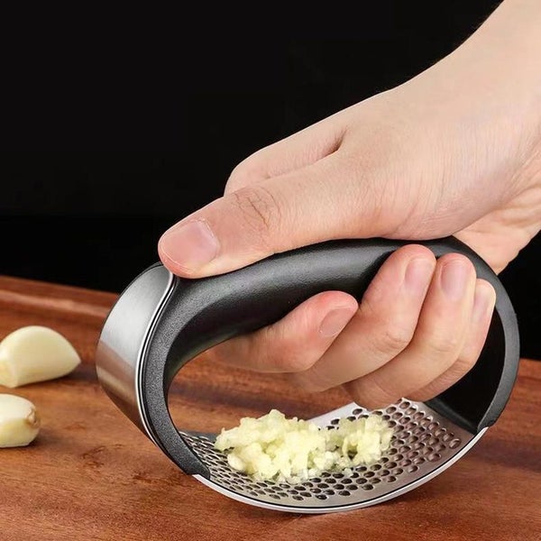 1 Stainless Steel Garlic Press Ring Shape Manual Garlic Mashing Black Carousel 2