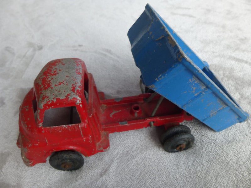 M&B 133 Truck Carousel 2