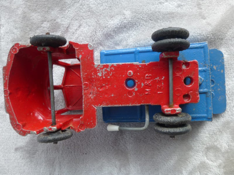 M&B 133 Truck Carousel 4