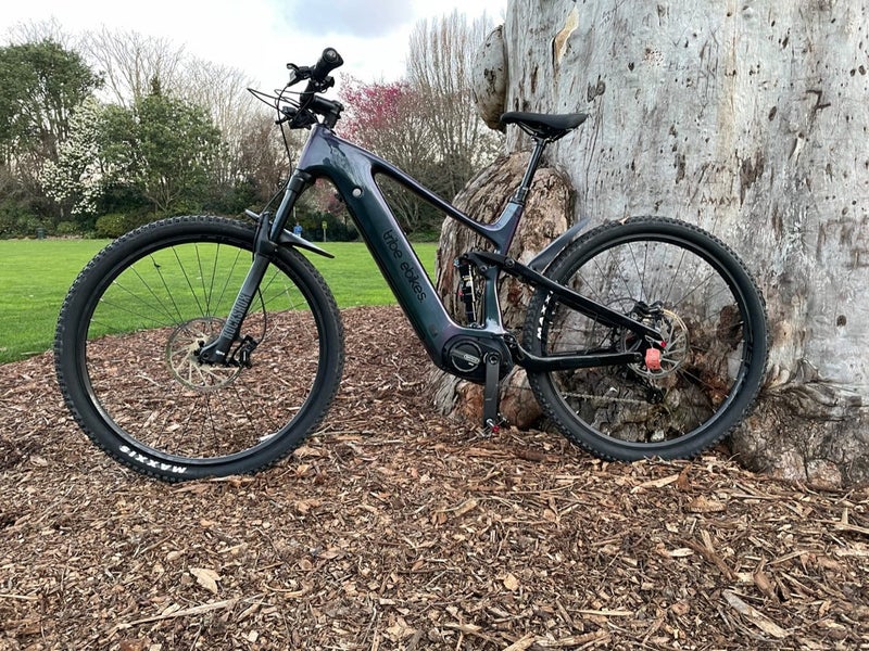 E Mountain Bike. Full Carbon Fibre. 130NM Motor 720WH Battery.63655006763010110