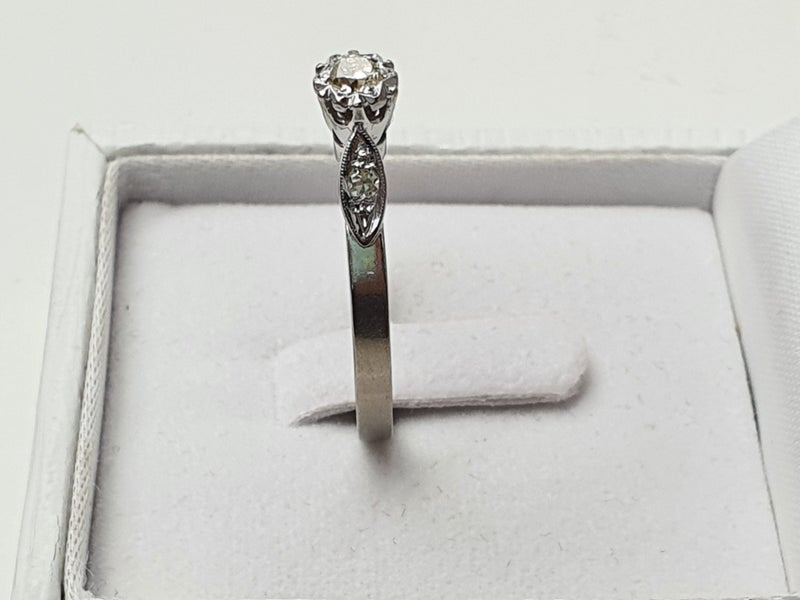 Solitaire Ring in 18ct White Gold62863232202242112