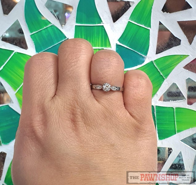 Solitaire Ring in 18ct White Gold62863232202242114