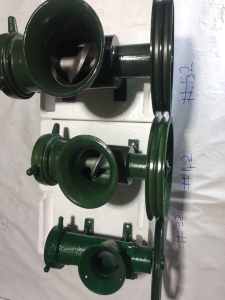 Burley mincer, #52 Extreme Torque. Delivery to nearest Toll deport62863238989187113