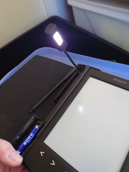 Sony e-Reader with cover/light Carousel 2