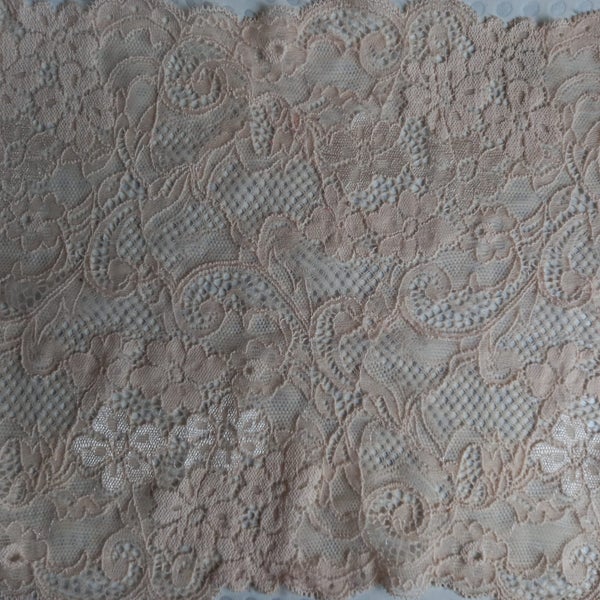2.5 meters stretch lace 22cm wide two pieces (1m+1.5m) Carousel 1