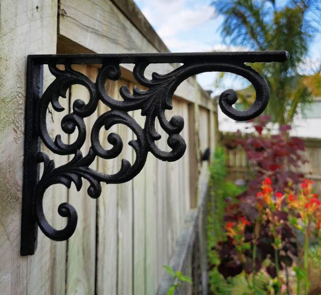 Shelf Bracket Black Cast Iron Ornate Vine Pattern (BB002) Carousel 1