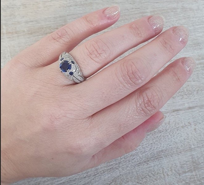 Sapphires (1.03 carat) and Diamonds Ring Carousel 1