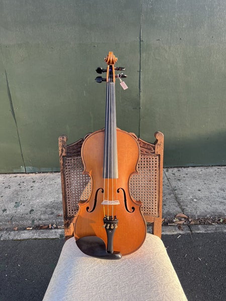 Antique Vuillaume A Paris 4/4 violin France Rue Croix des Petits Champsis 46 Carousel 2