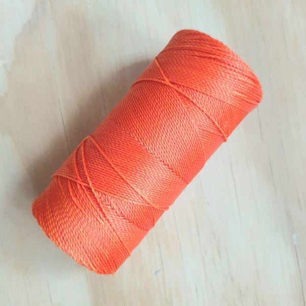 Orange Cor#30 1mm Linhasita 170metre roll 100% waxed macrame cord Carousel 1