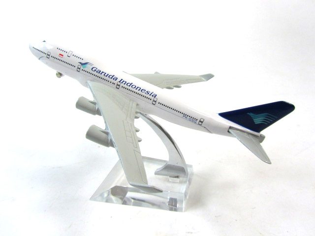 Die Cast Airplane Garuda Indonesia B747 #41 Carousel 1