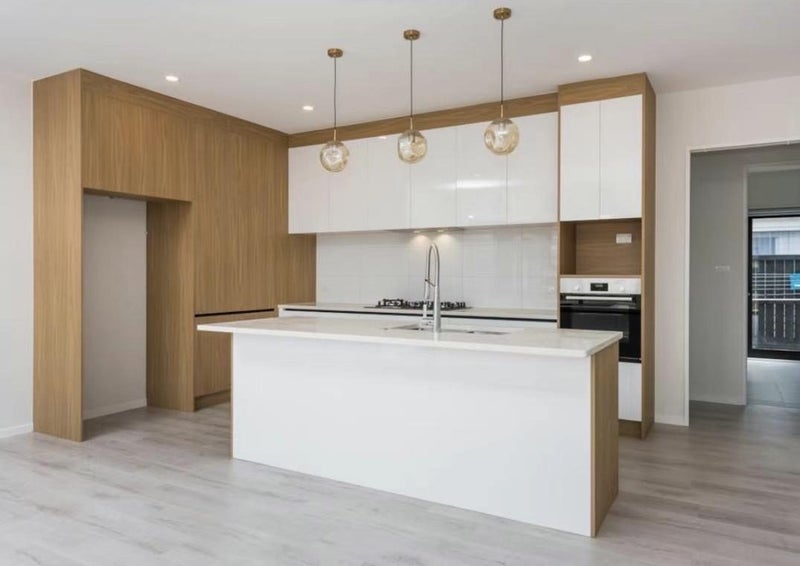 12mm Rustic Oak White $35/m2 incl gst & underlay Laminate flooring Carousel 1