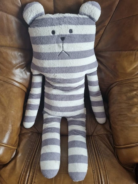 Stripy cat pillow Carousel 1