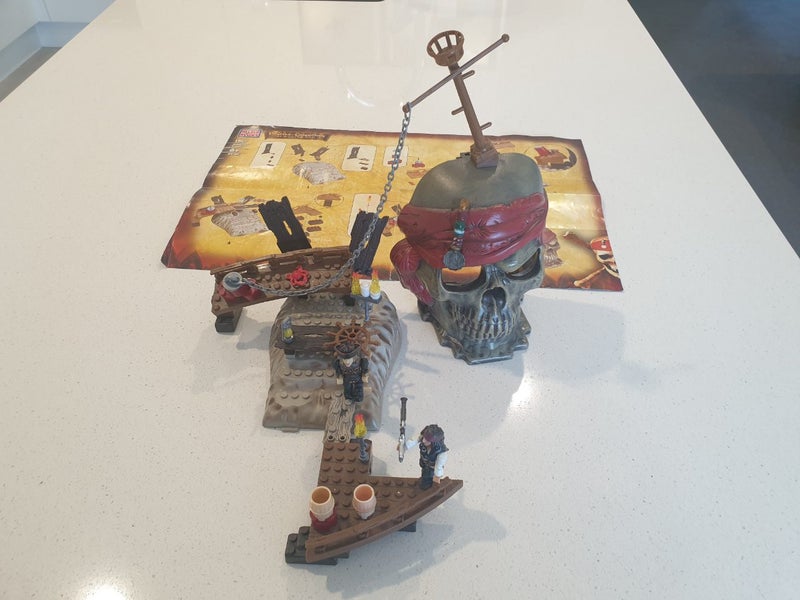 Mega Bloks - Pirates of the Caribbean At World's End Brethren's Court 1057 Carousel 1
