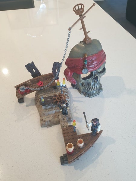 Mega Bloks - Pirates of the Caribbean At World's End Brethren's Court 1057 Carousel 2