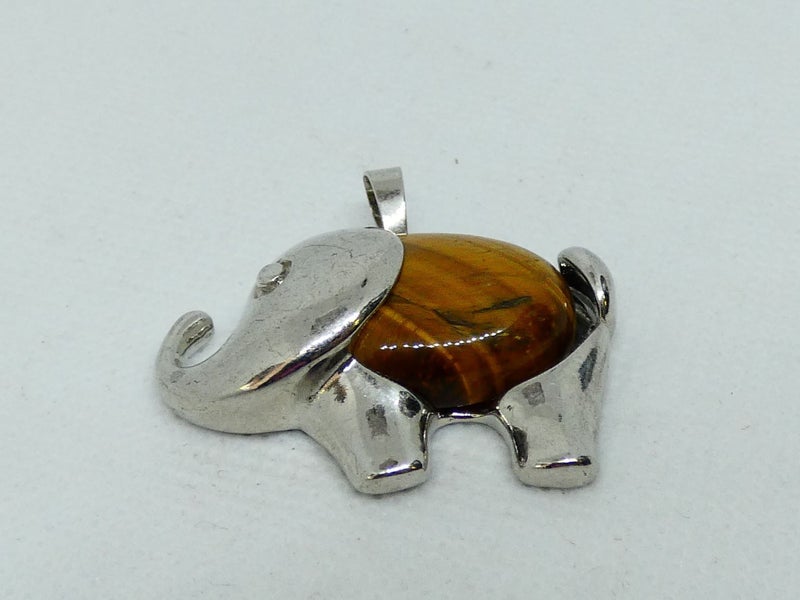 Top Quality Tiger Eye Gemstone Elephant Design Cabochon Pendant Carousel 1