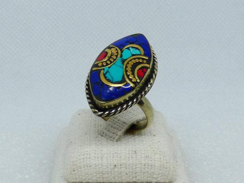 Handmade and Traditional, Nepalese Ring Carousel 1