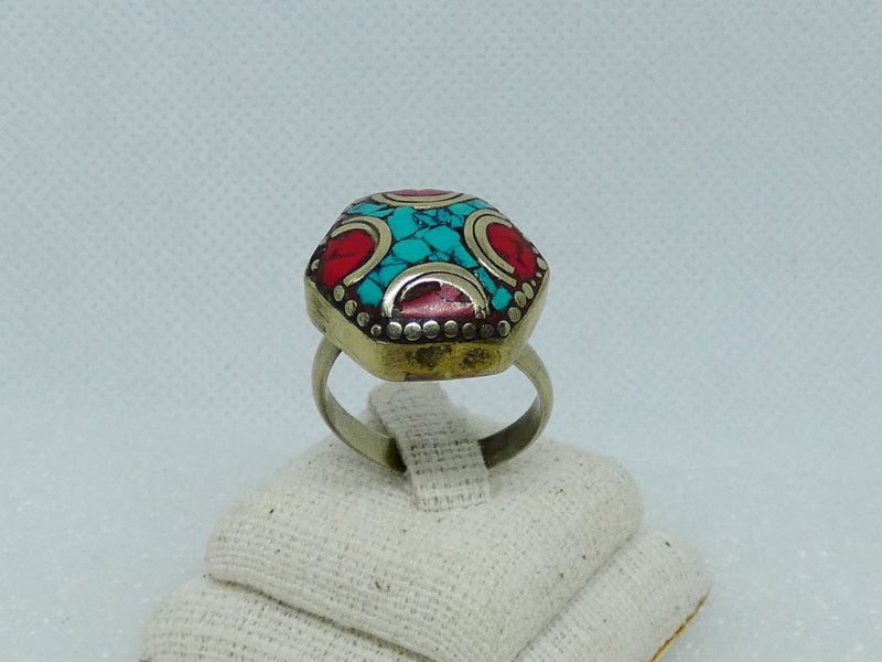 Handmade and Traditional, Nepalese Ring Carousel 1