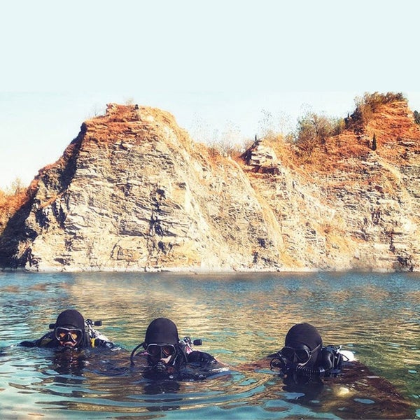 Neoprene Mens Womens Black Wetsuit Helmet Stretch Diving Surf Kayak Bodyboard Carousel 6