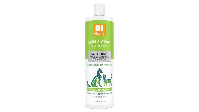 Nootie Soothing Aloe & Oatmeal Dog Shampoo 473ml Carousel 1